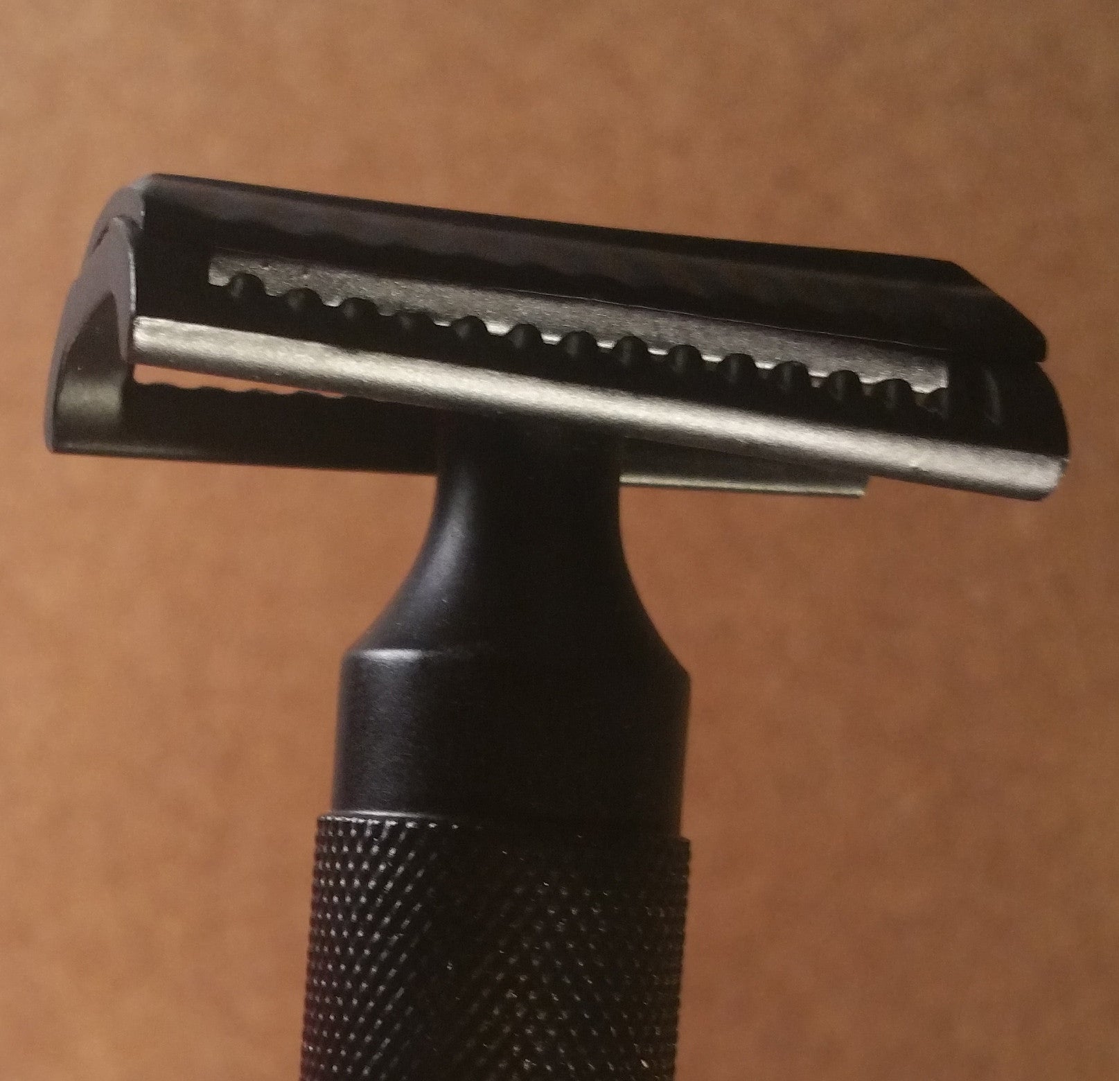 How to shave with a safety razor